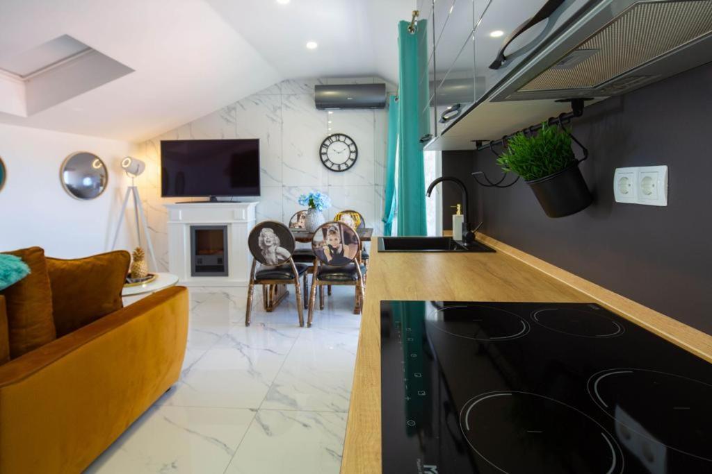 מאקרסקה Hrpina Heritage House מראה חיצוני תמונה